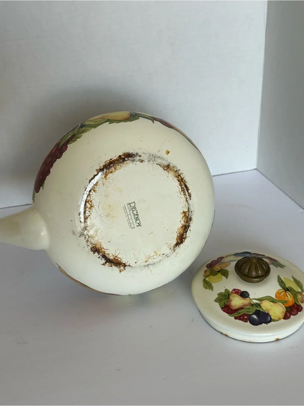 Regency cream enamel